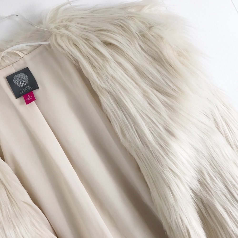 ❌SOLD❌VINCE CAMUTO Shaggy Faux Fox Fur Coat Jacket - Picture 2 of 16
